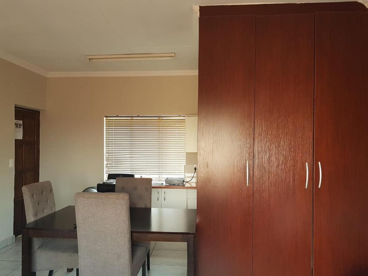 Private Apartments & Biz Stays Pretoria-Noord Extérieur photo