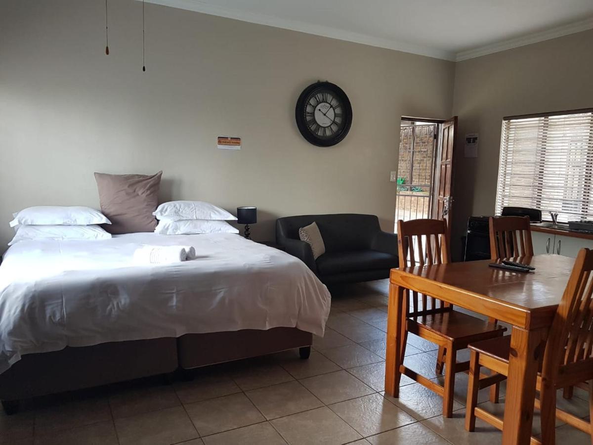 Private Apartments & Biz Stays Pretoria-Noord Extérieur photo